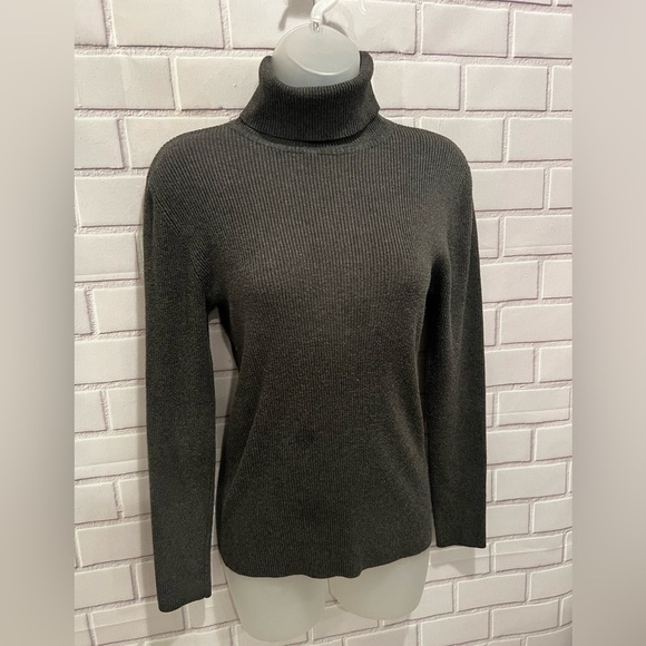 PREMISE women gray turtle neck sweater /size L - Picture 1 of 8